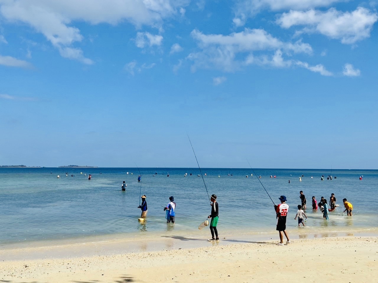 You are currently viewing 真っ白な砂浜で釣り大会